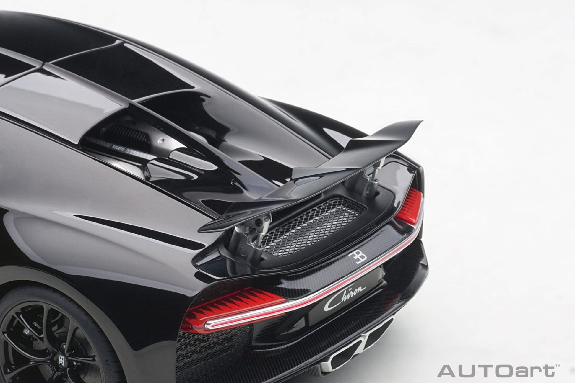 AutoArt Bugatti Chiron (Jaune Molsheim/Nocturne Black) 1:18 Modell