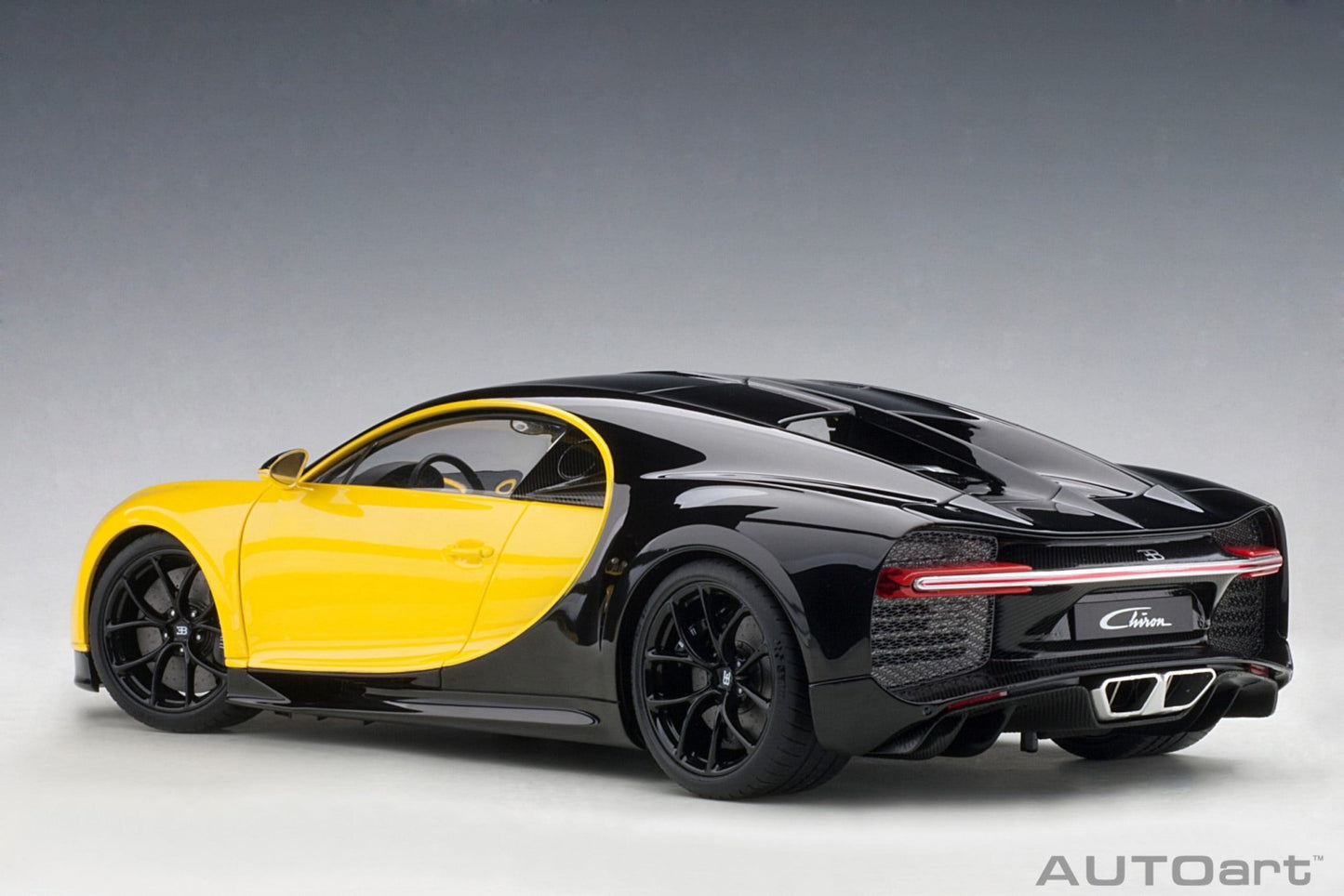 AutoArt Bugatti Chiron (Jaune Molsheim/Nocturne Black) 1:18 Modell