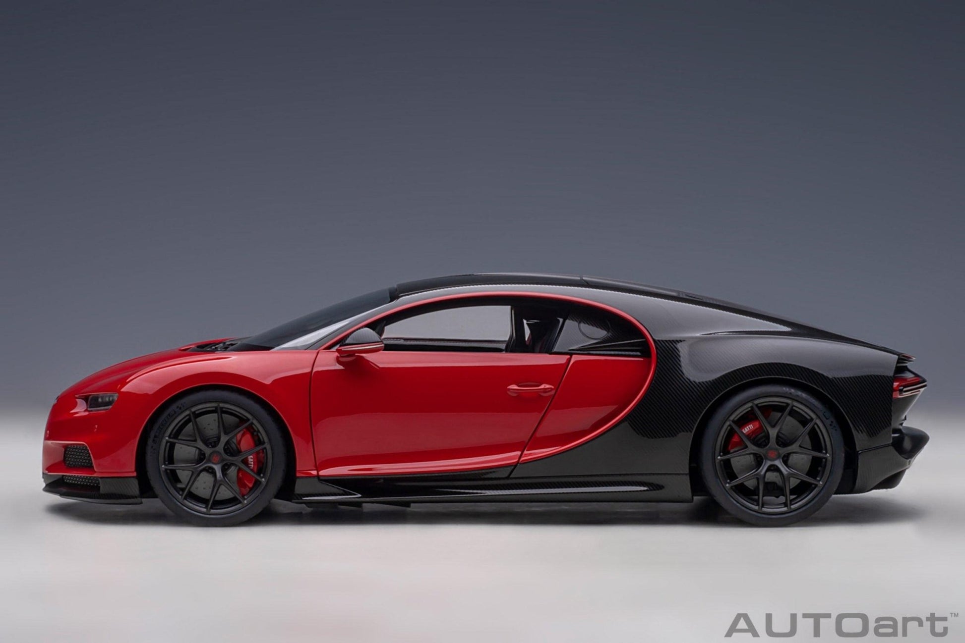 AutoArt Bugatti Chiron Sport - Italian Red/Carbon 1:18 Modell - Artexio