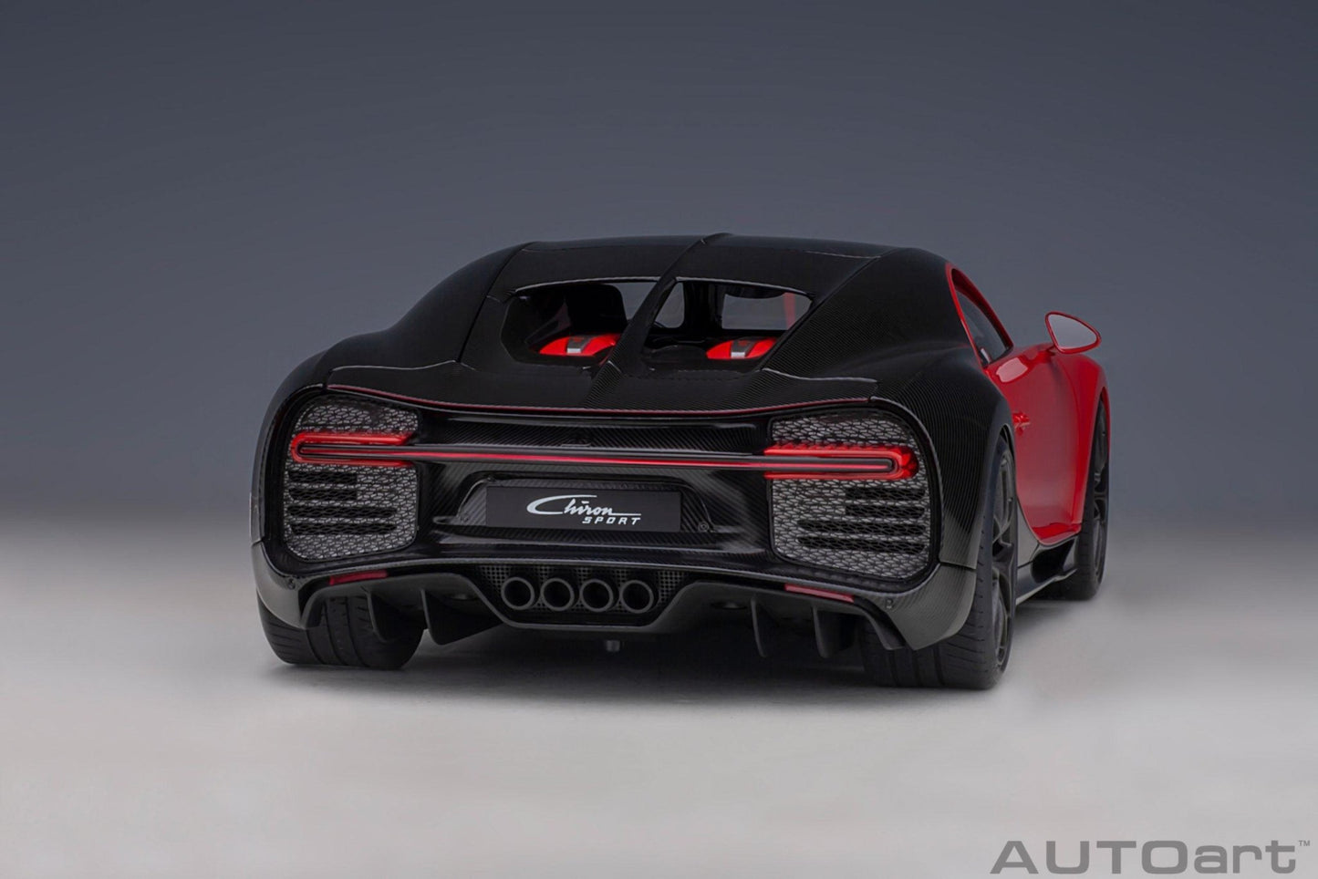 AutoArt Bugatti Chiron Sport - Italian Red/Carbon 1:18 Modell - Artexio