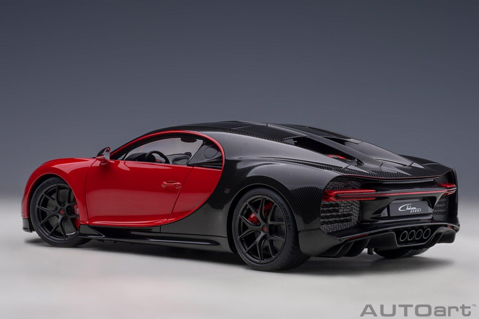 AutoArt Bugatti Chiron Sport - Italian Red/Carbon 1:18 Modell - Artexio