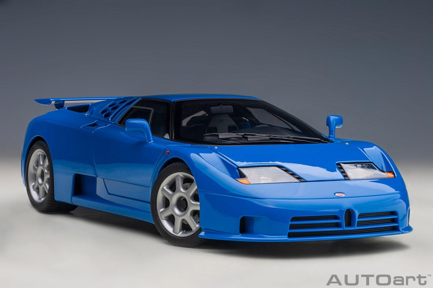 AutoArt Bugatti EB110 SS 1992 - French Racing Blue 1:18 Modell - Artexio