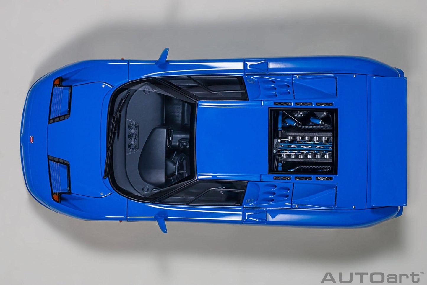 AutoArt Bugatti EB110 SS 1992 - French Racing Blue 1:18 Modell - Artexio