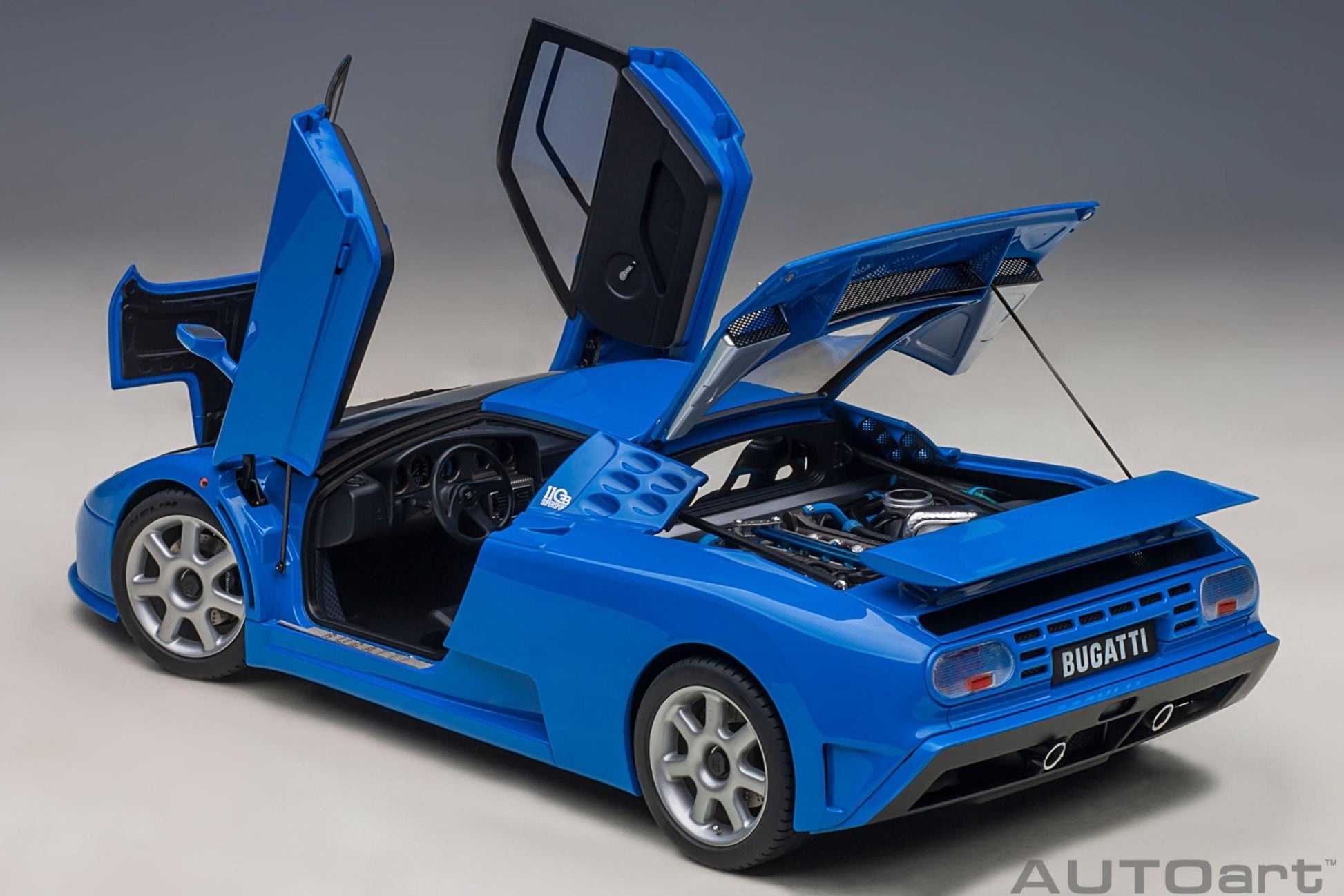 AutoArt Bugatti EB110 SS 1992 - French Racing Blue 1:18 Modell - Artexio