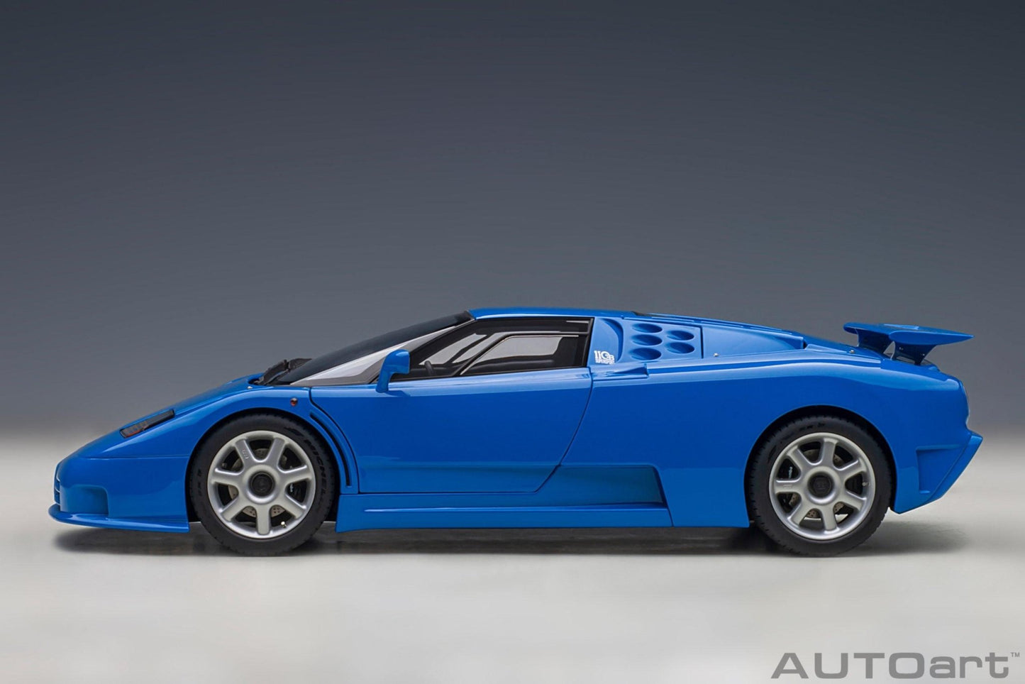 AutoArt Bugatti EB110 SS 1992 - French Racing Blue 1:18 Modell - Artexio