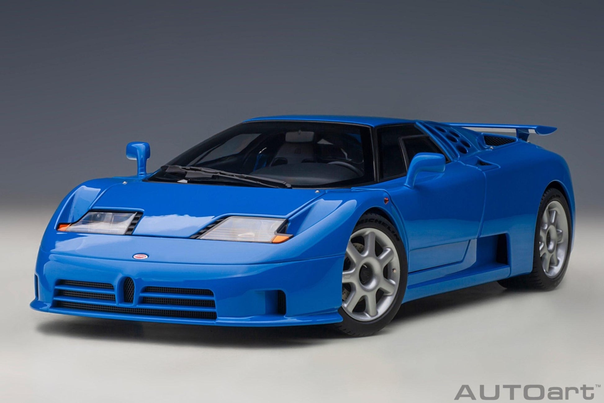 AutoArt Bugatti EB110 SS 1992 - French Racing Blue 1:18 Modell - Artexio