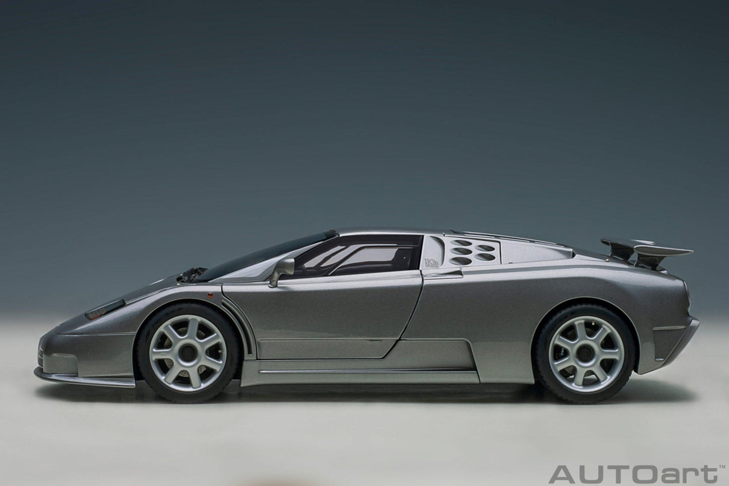 AutoArt Bugatti EB110 SS 1992 - Grigio Metallizzato 1:18 Modell - Artexio