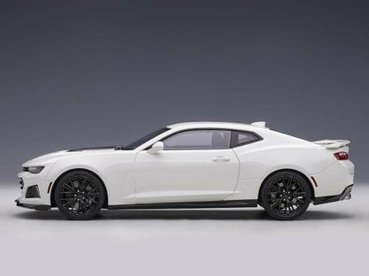 AutoArt Chevrolet Camaro ZL1 2017 – Summit White 1:18 Modell - Artexio