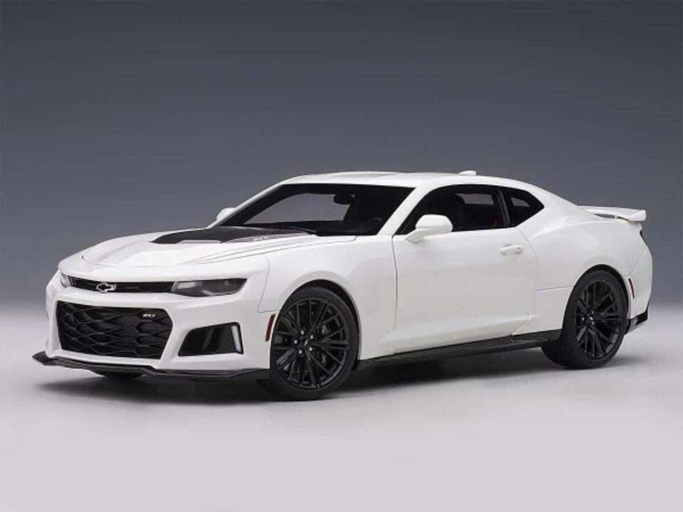 AutoArt Chevrolet Camaro ZL1 2017 – Summit White 1:18 Modell