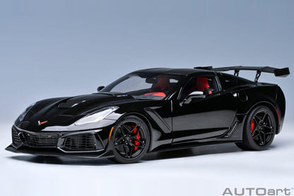 AutoArt Chevrolet Corvette C7 ZR1 - Black 1:18 Modell - Artexio