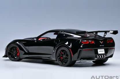 AutoArt Chevrolet Corvette C7 ZR1 - Black 1:18 Modell - Artexio