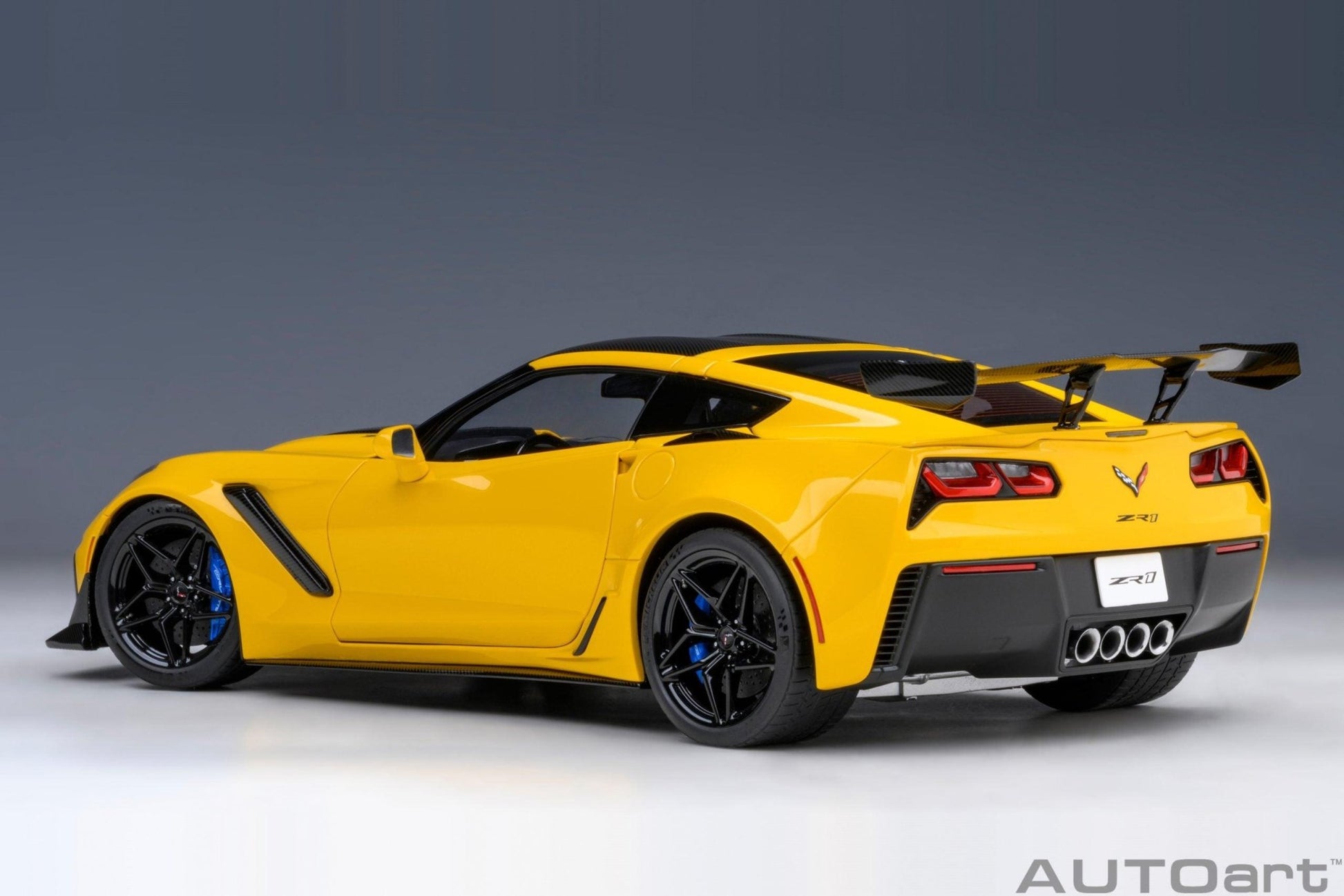 AutoArt Chevrolet Corvette C7 ZR1 - Corvette Racing Yellow Tintcoat 1:18 Modell - Artexio