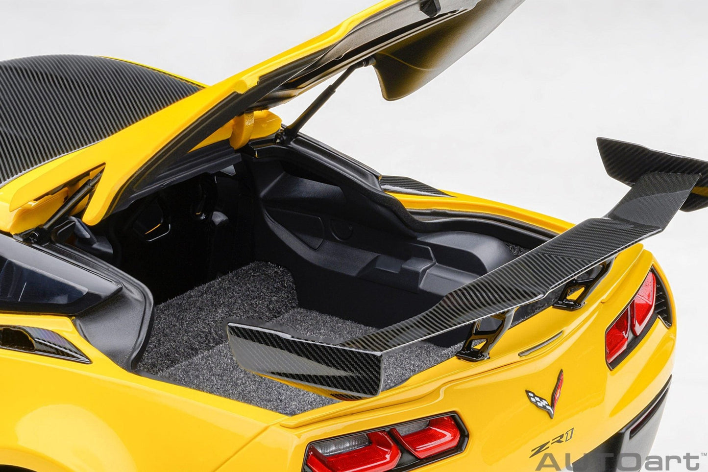 AutoArt Chevrolet Corvette C7 ZR1 - Corvette Racing Yellow Tintcoat 1:18 Modell - Artexio