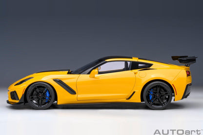 AutoArt Chevrolet Corvette C7 ZR1 - Corvette Racing Yellow Tintcoat 1:18 Modell - Artexio