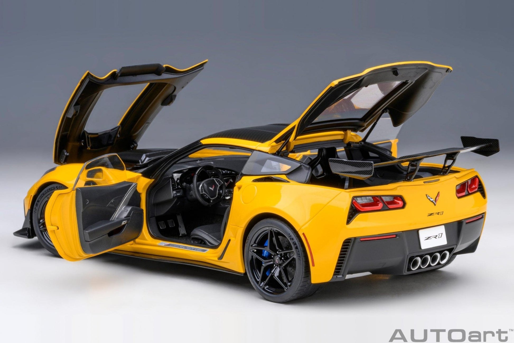 AutoArt Chevrolet Corvette C7 ZR1 - Corvette Racing Yellow Tintcoat 1:18 Modell - Artexio