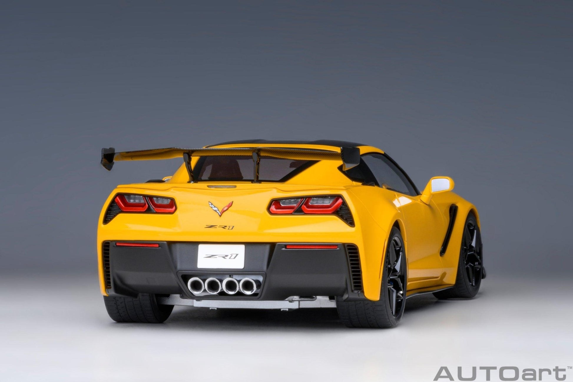 AutoArt Chevrolet Corvette C7 ZR1 - Corvette Racing Yellow Tintcoat 1:18 Modell - Artexio