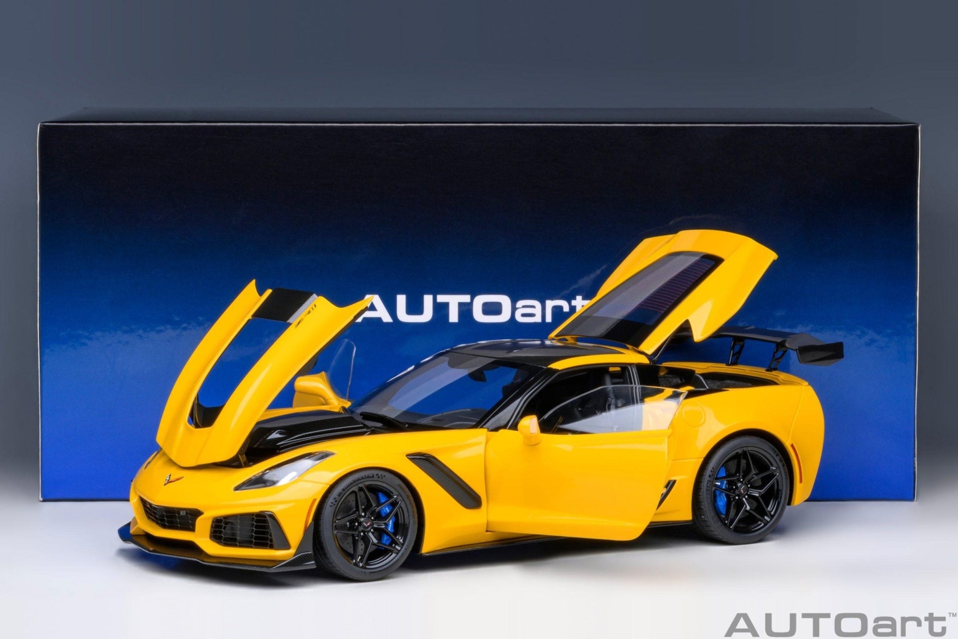 AutoArt Chevrolet Corvette C7 ZR1 - Corvette Racing Yellow Tintcoat 1:18 Modell - Artexio