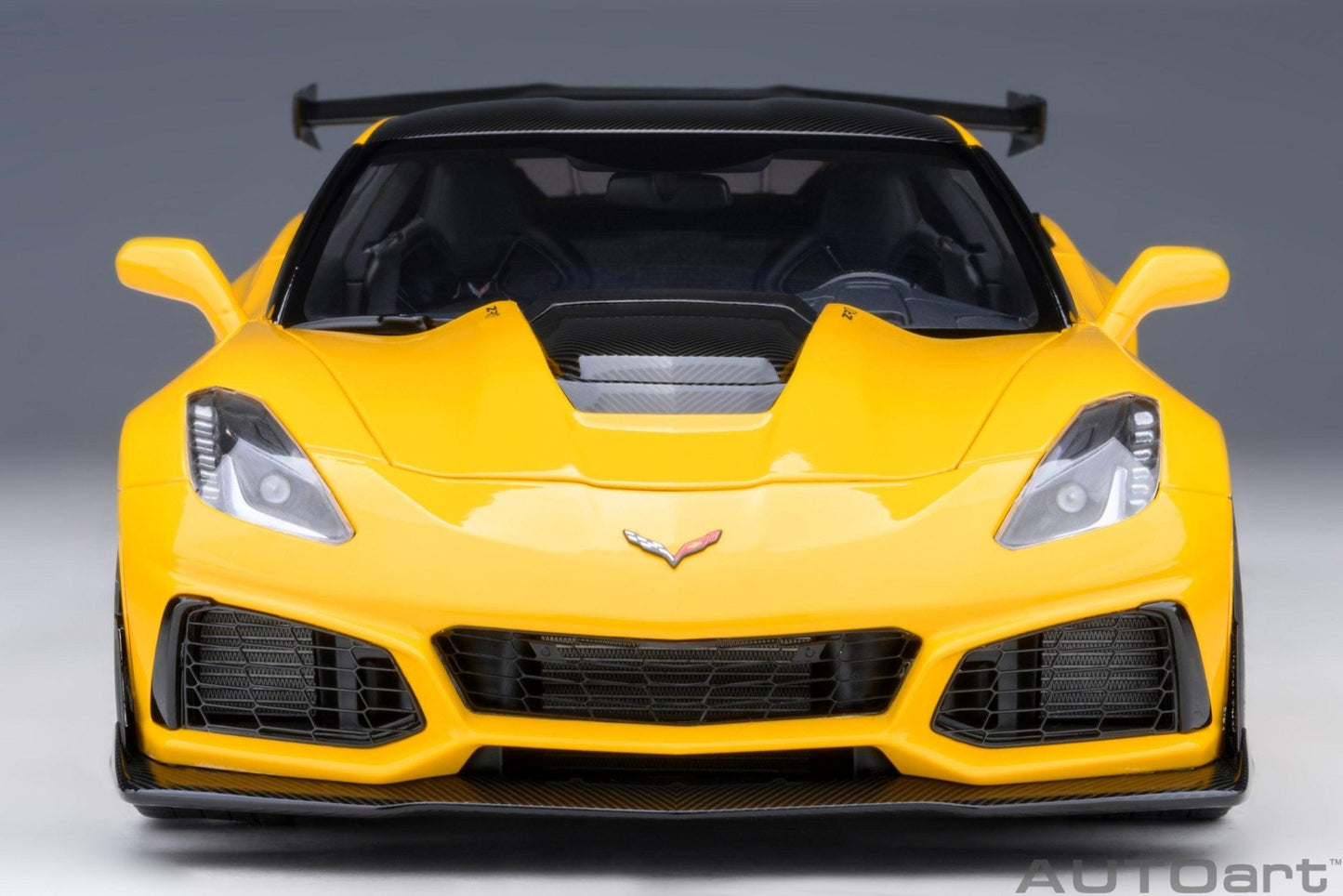 AutoArt Chevrolet Corvette C7 ZR1 - Corvette Racing Yellow Tintcoat 1:18 Modell - Artexio