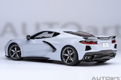 AutoArt Chevrolet Corvette C8 Stingray Z51 - Ceramic Matrix Grey Metallic 1:18 Modell - Artexio