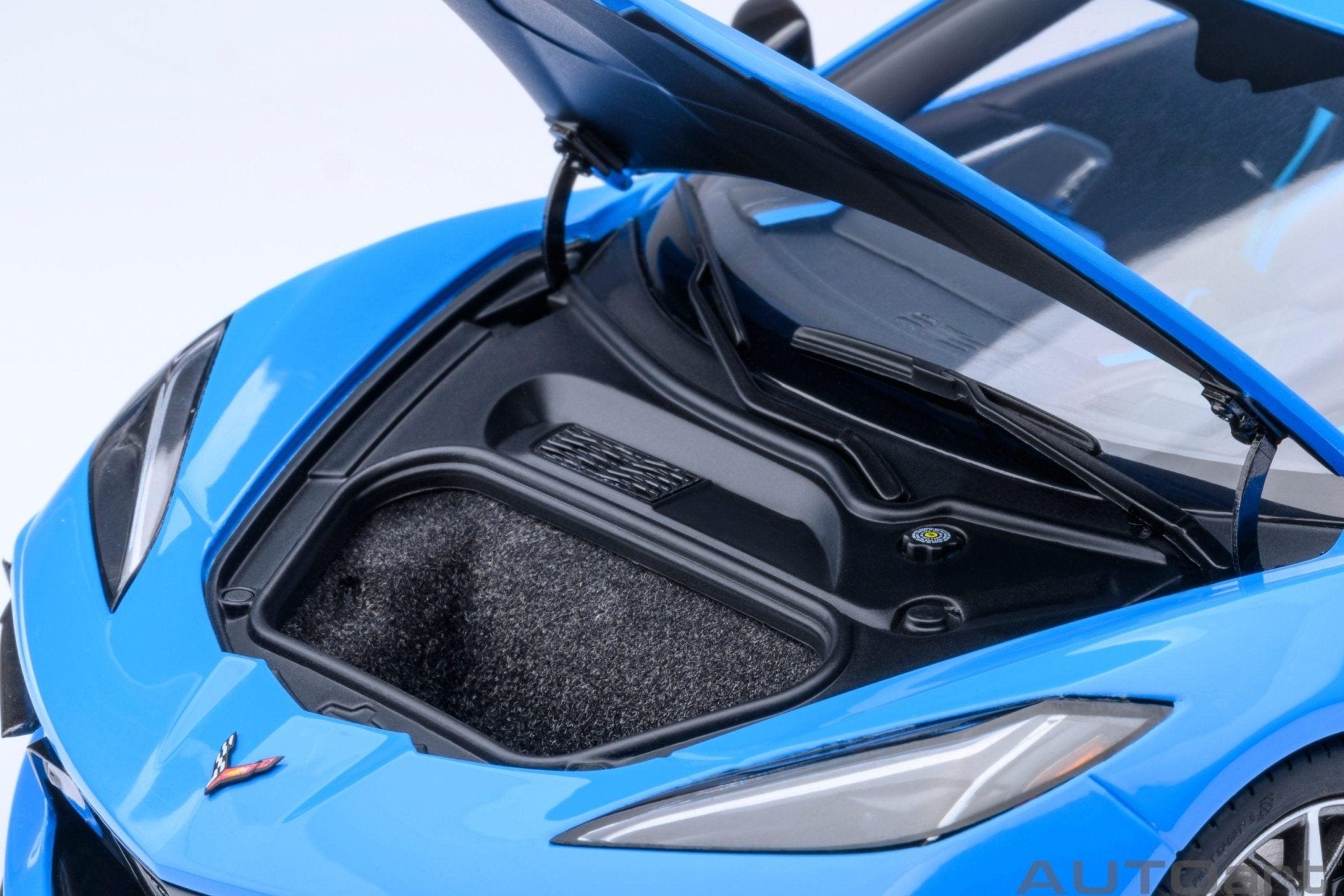 AutoArt Chevrolet Corvette C8 Stingray Z51 - Rapid Blue 1:18 Model