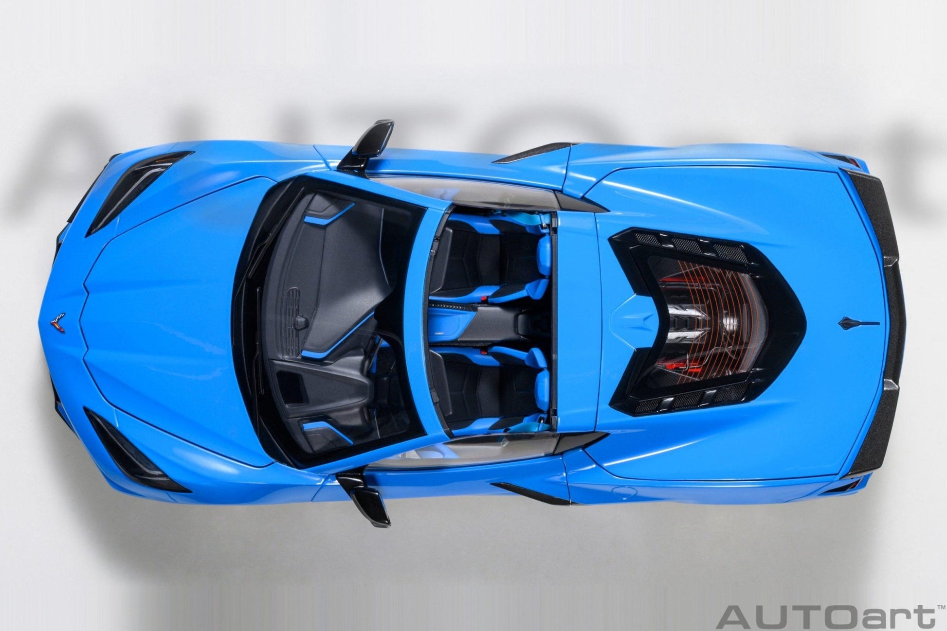 AutoArt Chevrolet Corvette C8 Stingray Z51 - Rapid Blue 1:18 Modell - Artexio