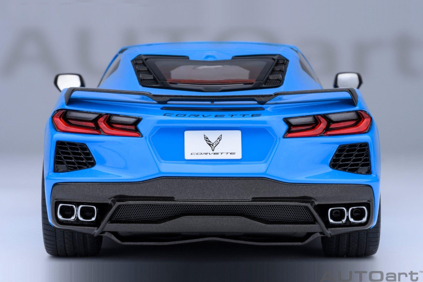 AutoArt Chevrolet Corvette C8 Stingray Z51 - Rapid Blue 1:18 Modell - Artexio