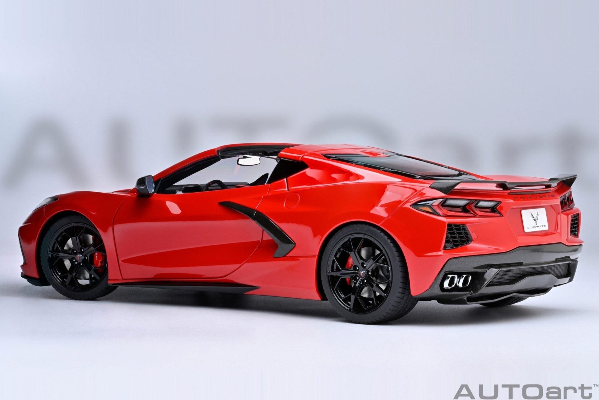 AutoArt Chevrolet Corvette C8 Stingray Z51 - Torch Red 1:18 Modell - Artexio