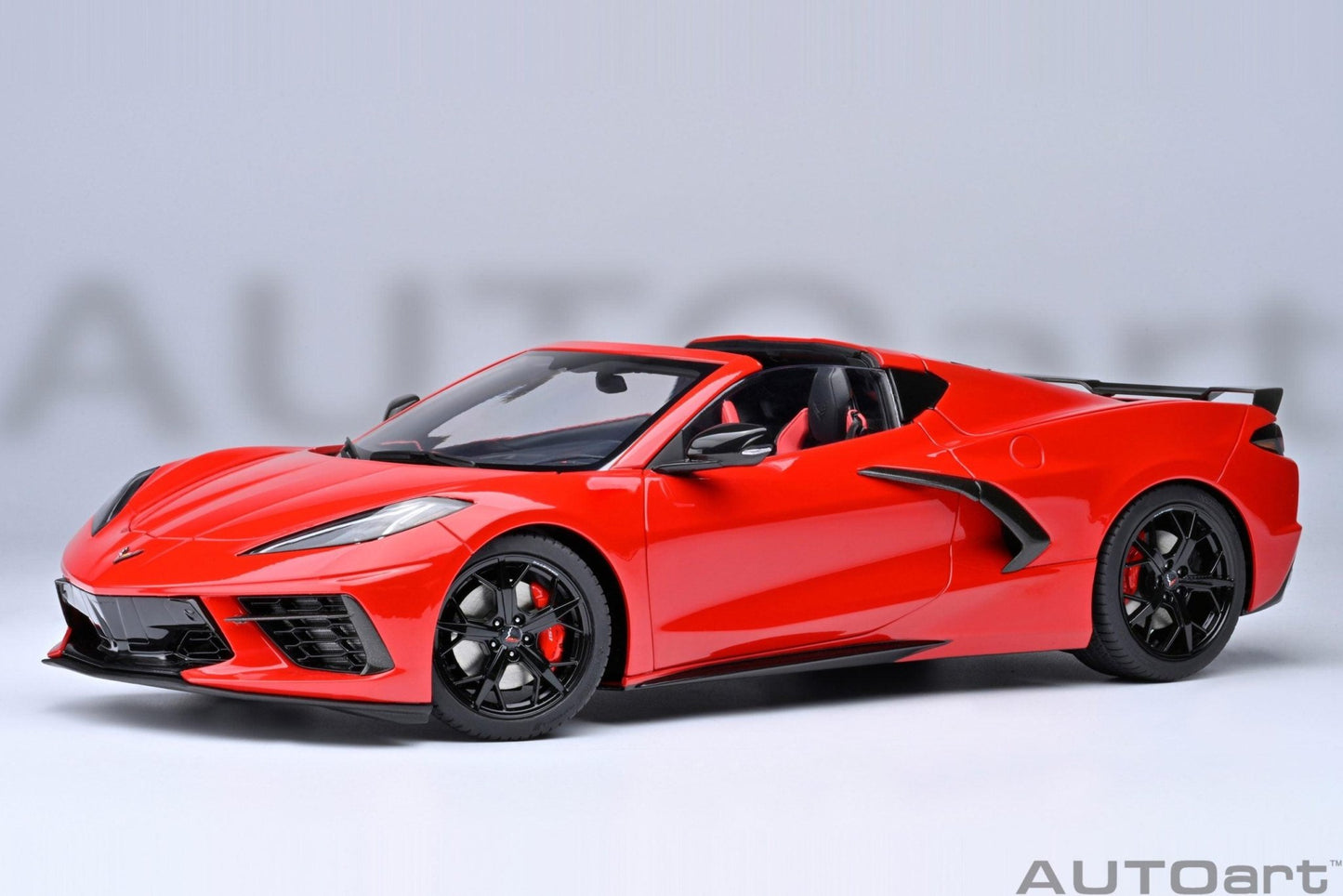 AutoArt Chevrolet Corvette C8 Stingray Z51 - Torch Red 1:18 Modell - Artexio