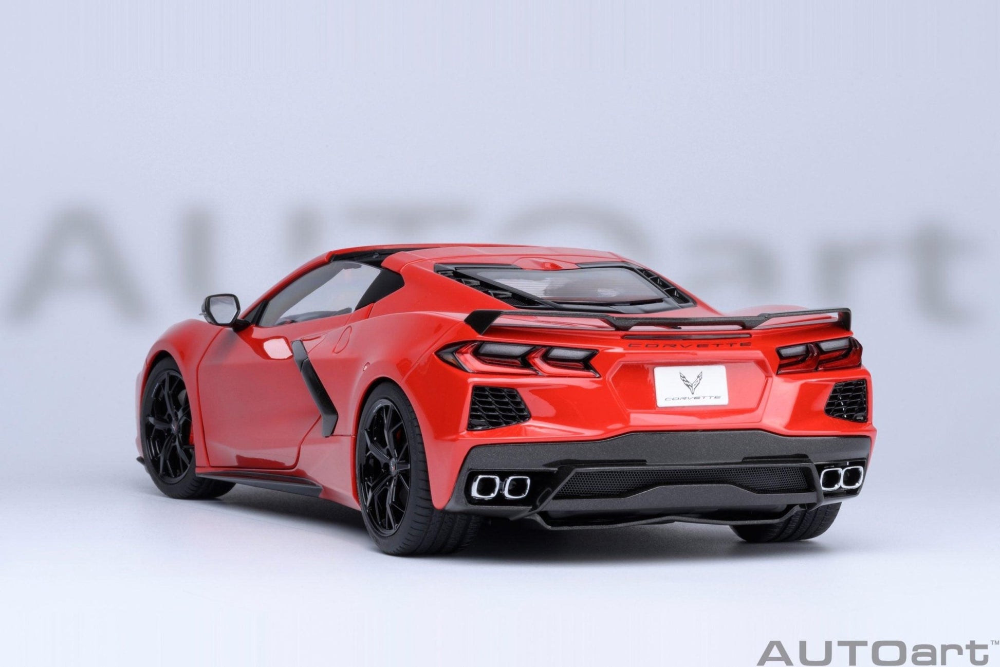 AutoArt Chevrolet Corvette C8 Stingray Z51 - Torch Red 1:18 Modell - Artexio