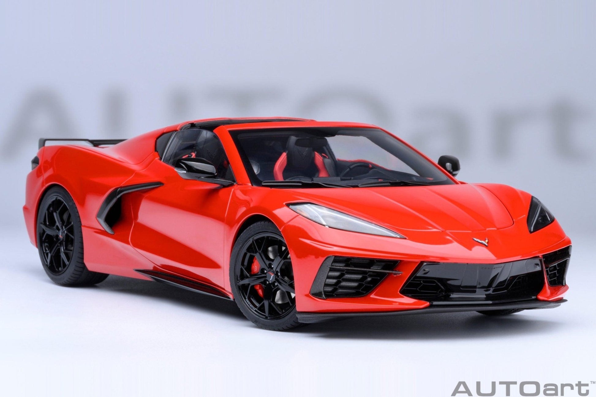 AutoArt Chevrolet Corvette C8 Stingray Z51 - Torch Red 1:18 Modell - Artexio