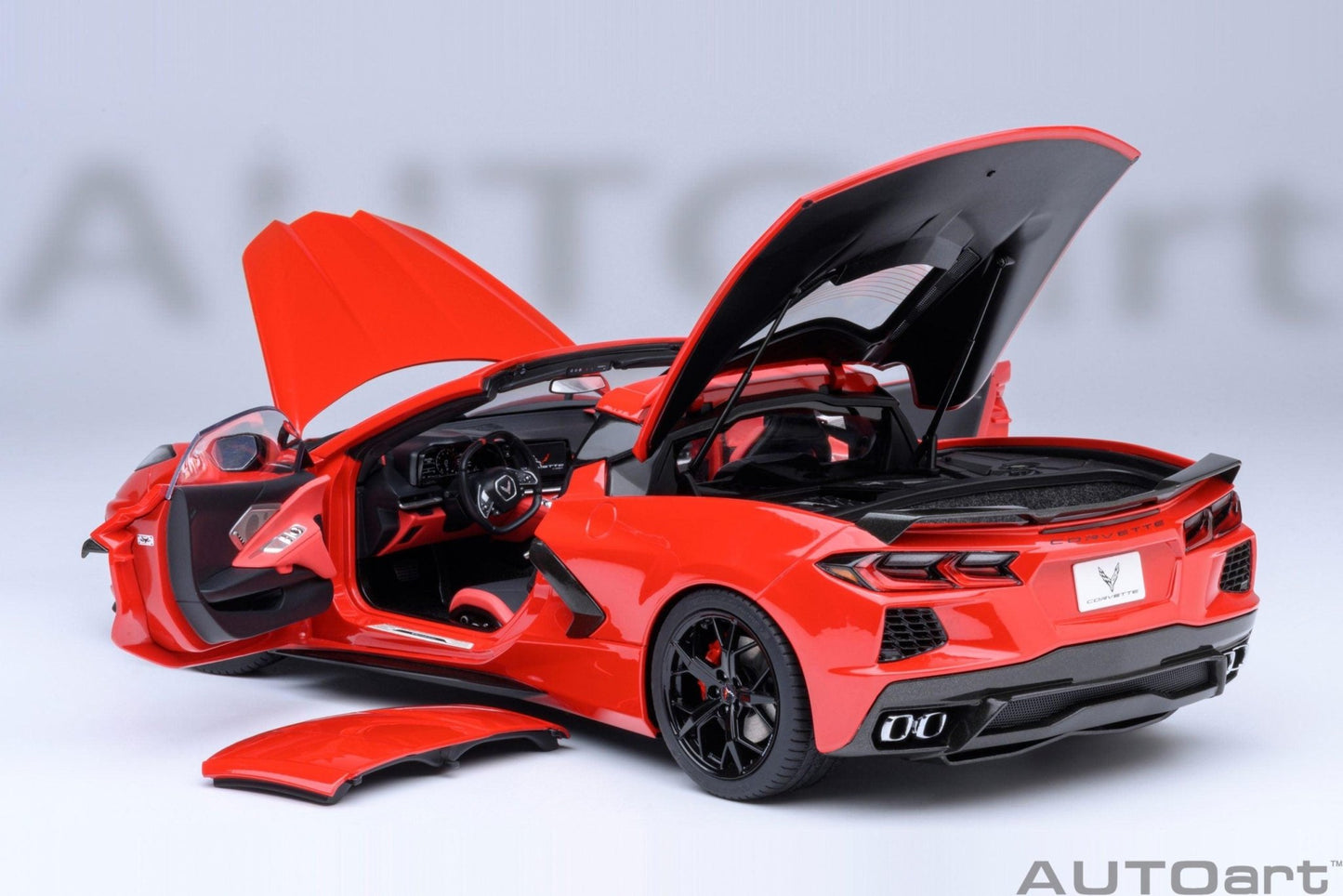 AutoArt Chevrolet Corvette C8 Stingray Z51 - Torch Red 1:18 Modell - Artexio