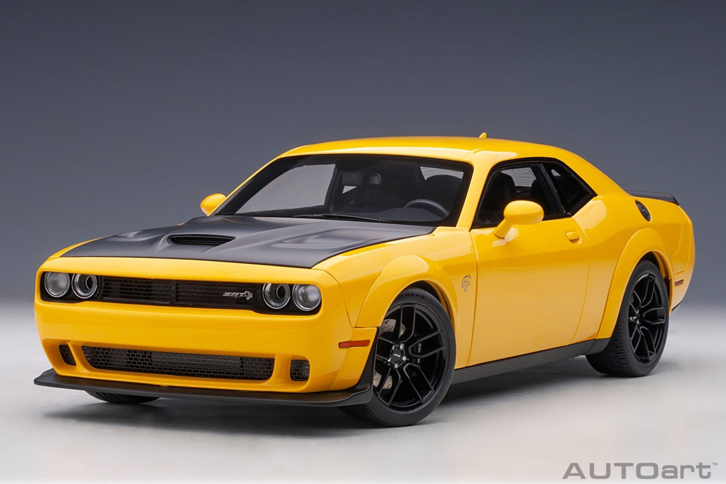 AutoArt Dodge Challenger SRT Hellcat Widebody 2018 - Yellow Jacket 1:18 Modell - Artexio