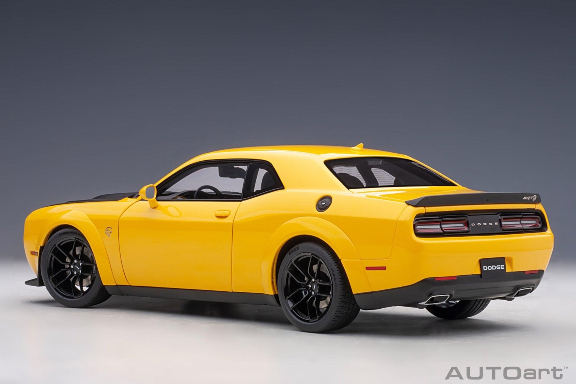 AutoArt Dodge Challenger SRT Hellcat Widebody 2018 - Yellow Jacket 1:18 Modell - Artexio