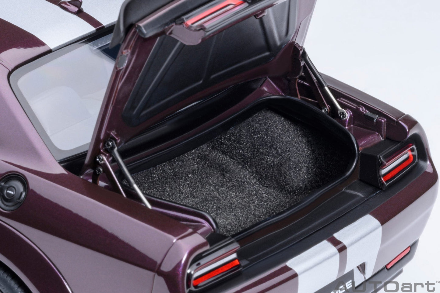 AutoArt Dodge Challenger SRT Jailbreak 2022 Hellraisin 1:18 Modell