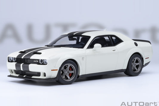 AutoArt Dodge Challenger SRT Superstock 2023 Knuckle White 1:18 Modell