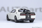 AutoArt Dodge Challenger SRT Superstock 2023 Knuckle White 1:18 Modell