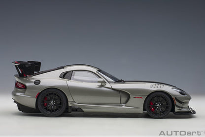 AutoArt Dodge Viper ACR 2017 - Billet Silver Metallic with Black Stripes 1:18 Modell - Artexio