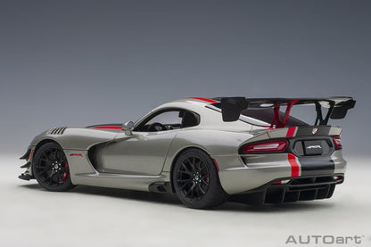 AutoArt Dodge Viper ACR 2017 - Billet Silver Metallic with Black Stripes 1:18 Modell - Artexio