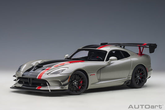 AutoArt Dodge Viper ACR 2017 - Billet Silver Metallic with Black Stripes 1:18 Modell - Artexio