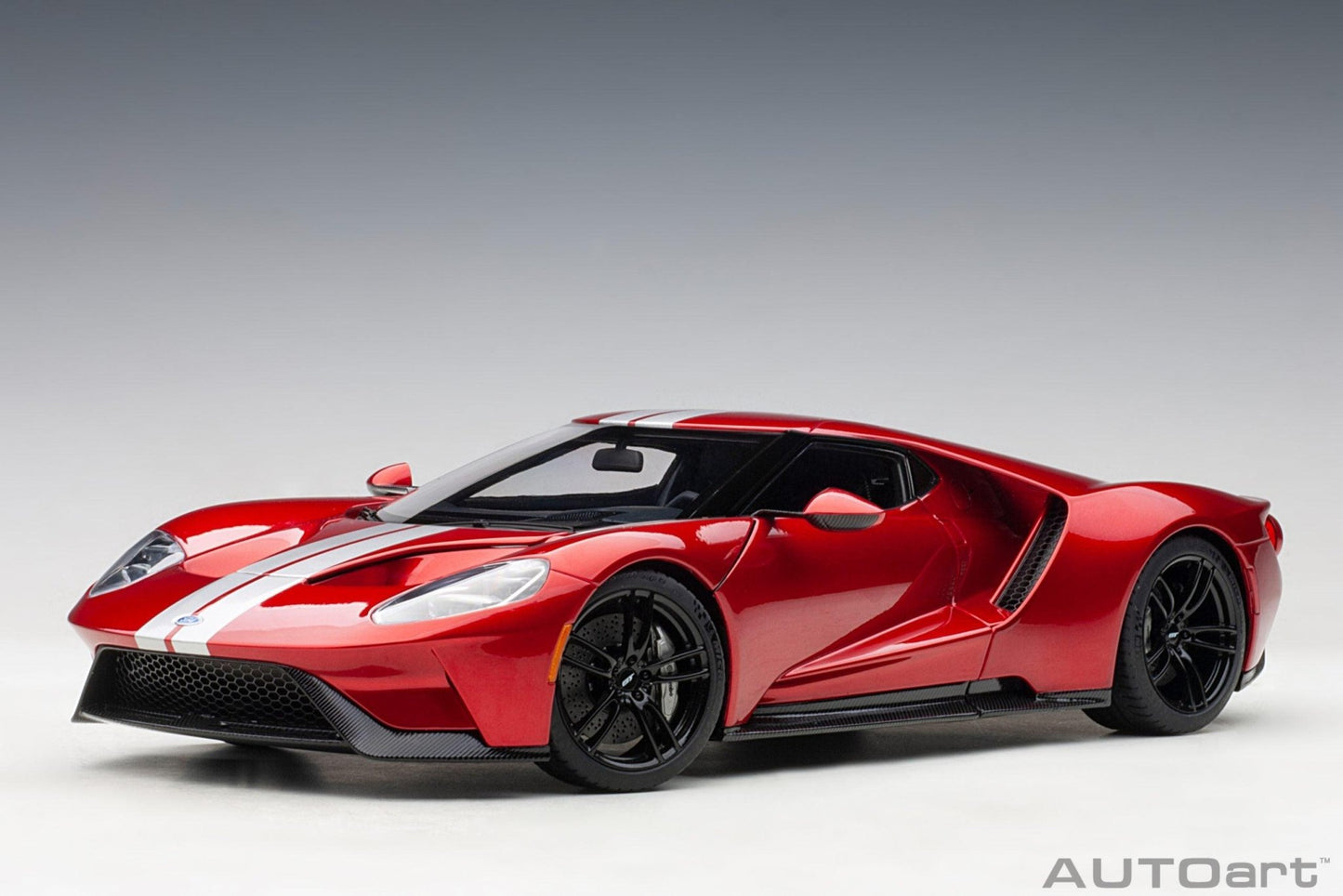 AutoArt Ford GT 2017 - Liquid Red/Silver Stripes 1:18 Modell - Artexio