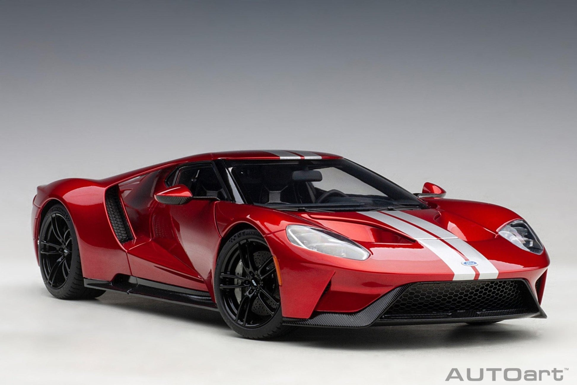 AutoArt Ford GT 2017 - Liquid Red/Silver Stripes 1:18 Modell - Artexio