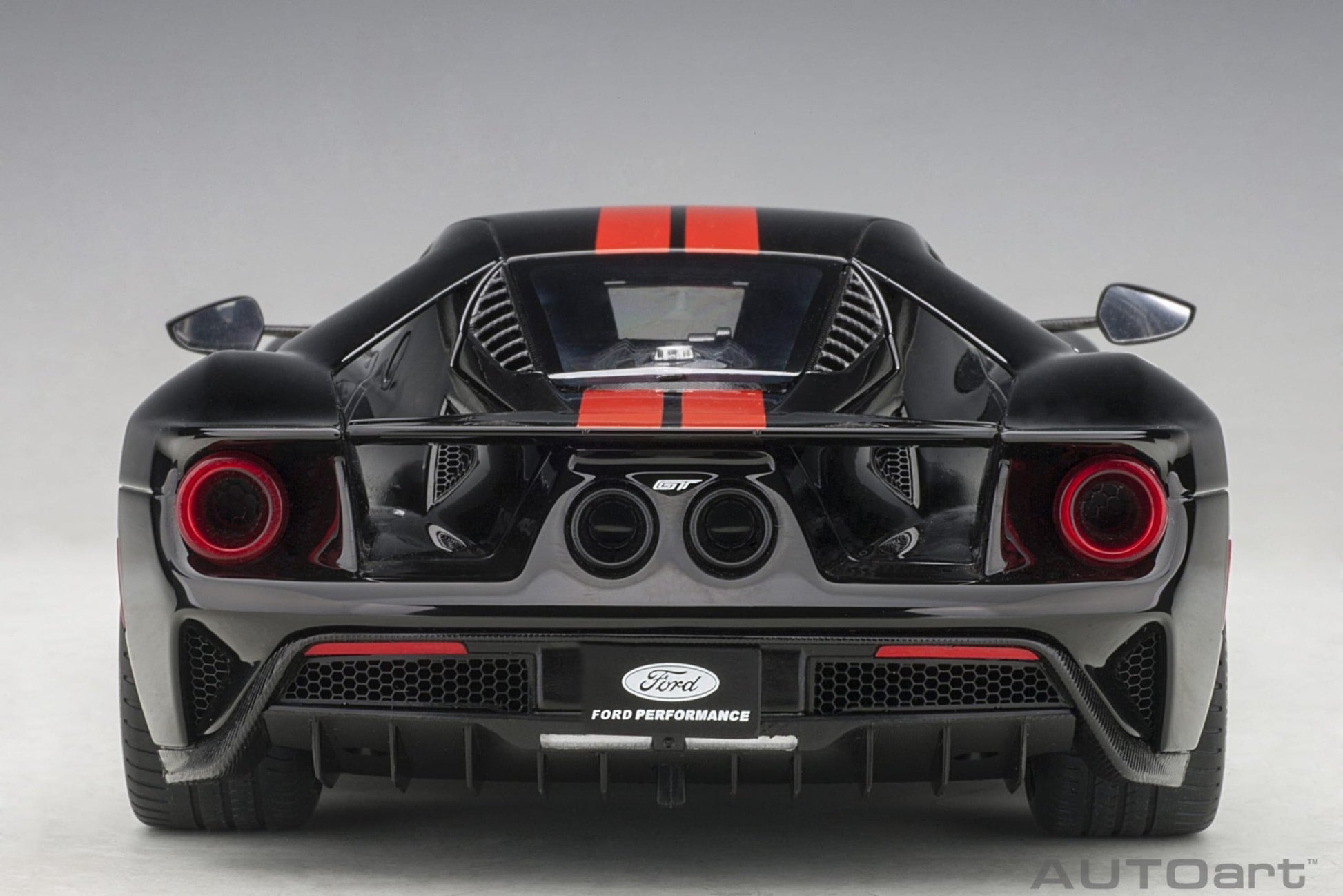 AutoArt Ford GT 2017 - Shadow Black/Orange Stripes 1:18 Modell - Artexio