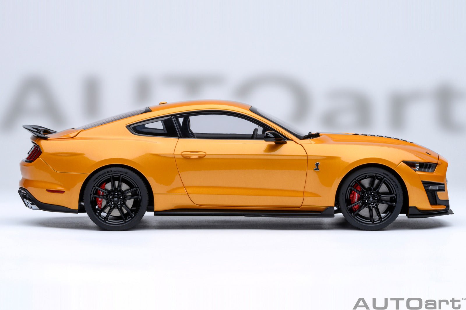 AutoArt Ford Mustang Shelby GT500 (Cyber Orange) 1:18 Modell