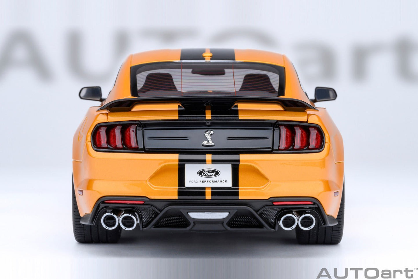 AutoArt Ford Mustang Shelby GT500 (Cyber Orange) 1:18 Modell