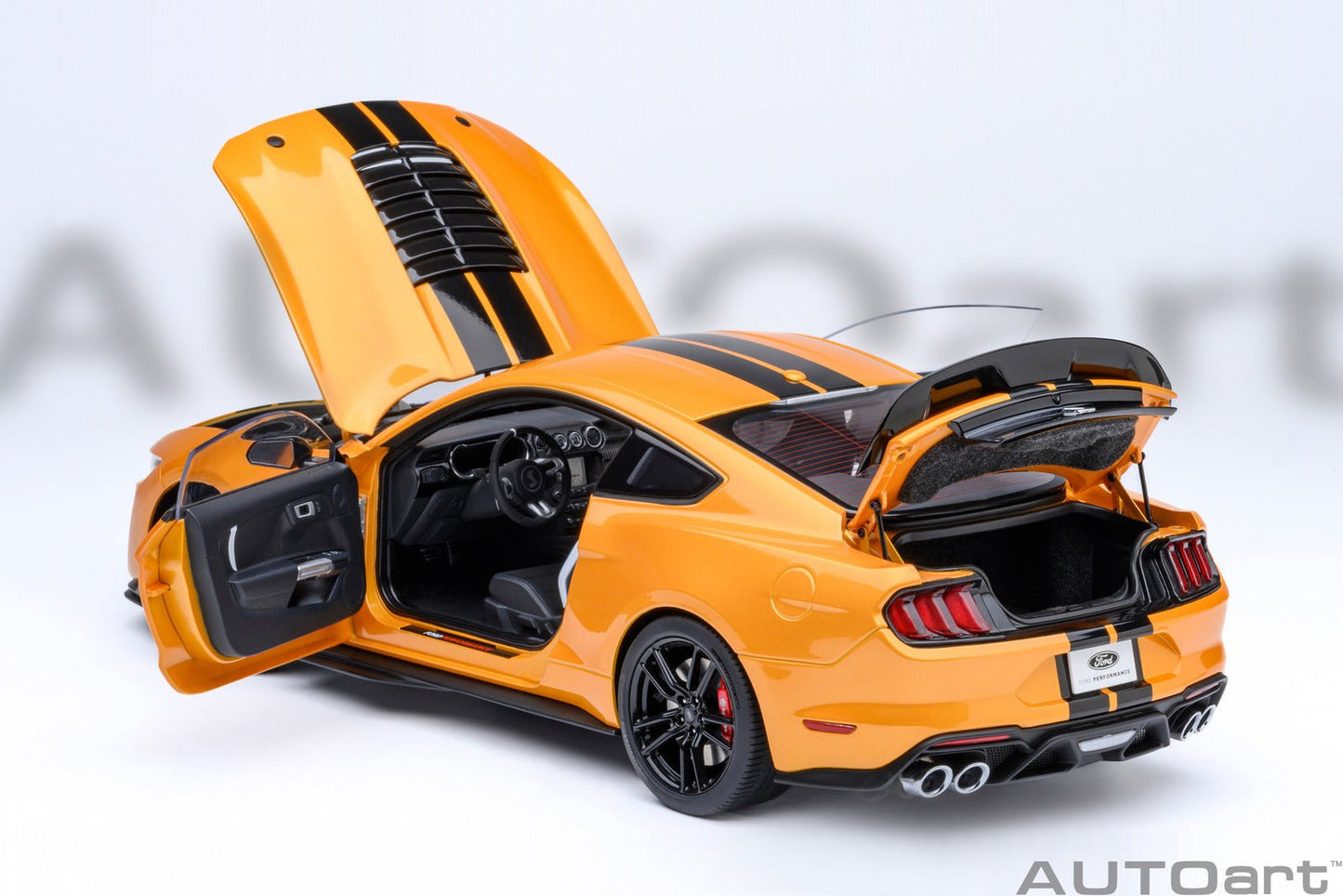 AutoArt Ford Mustang Shelby GT500 (Cyber Orange) 1:18 Modell