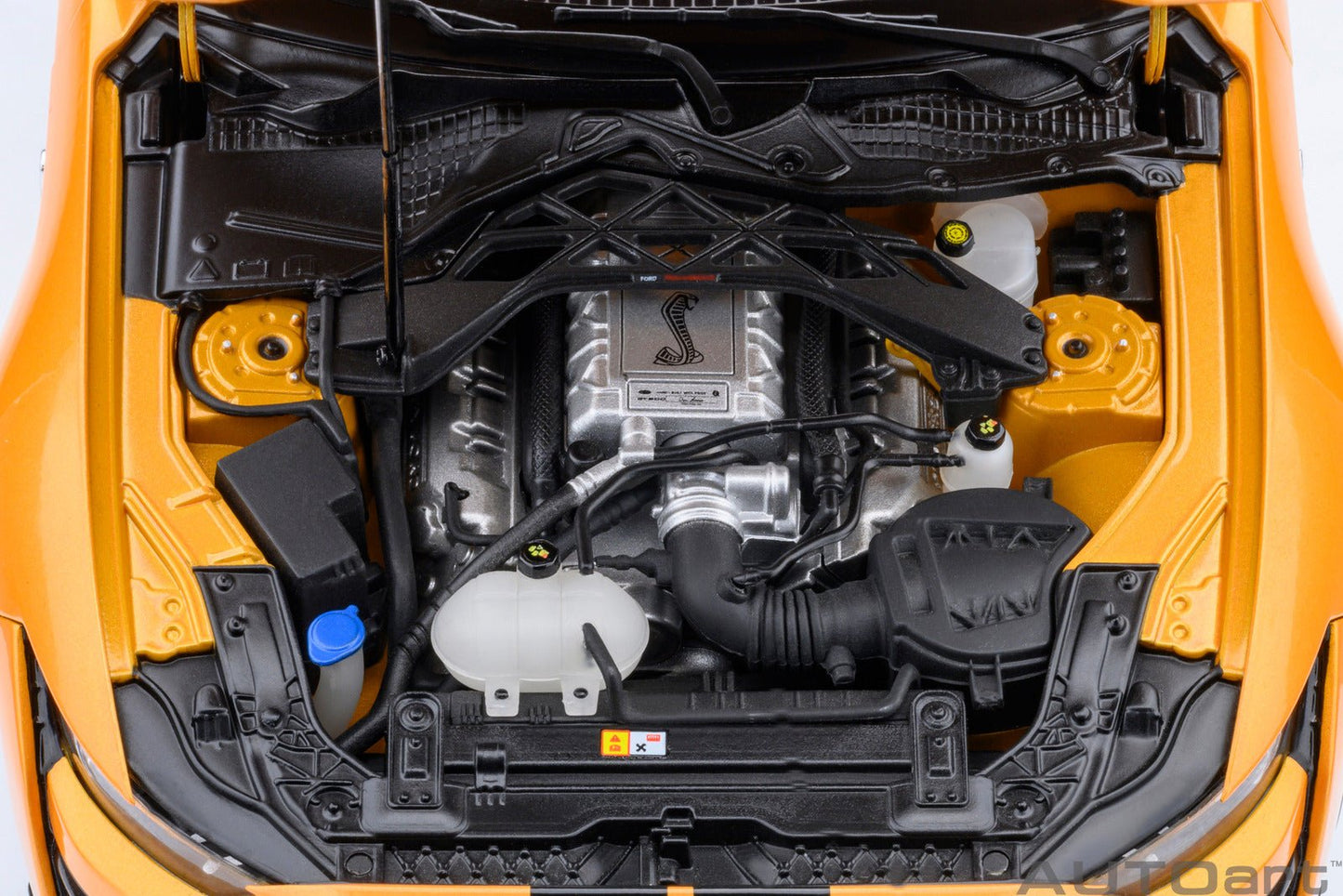 AutoArt Ford Mustang Shelby GT500 (Cyber Orange) 1:18 Modell