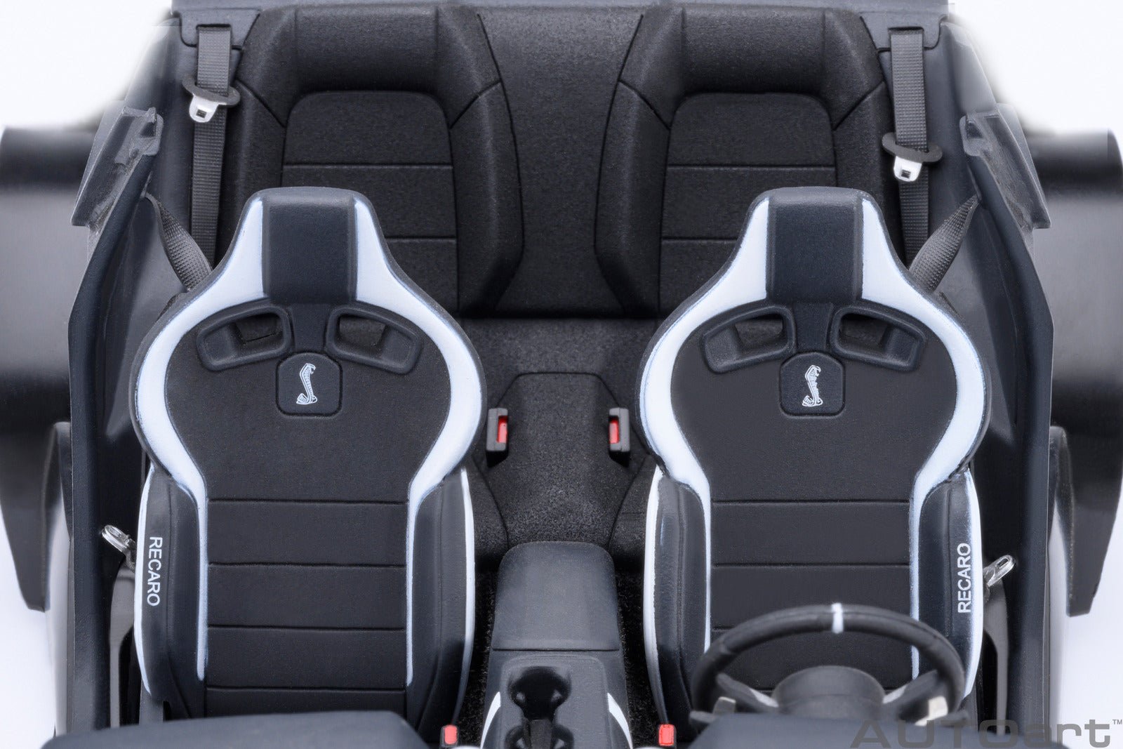 AutoArt Ford Mustang Shelby GT500 (Rapid Red) 1:18 Modell