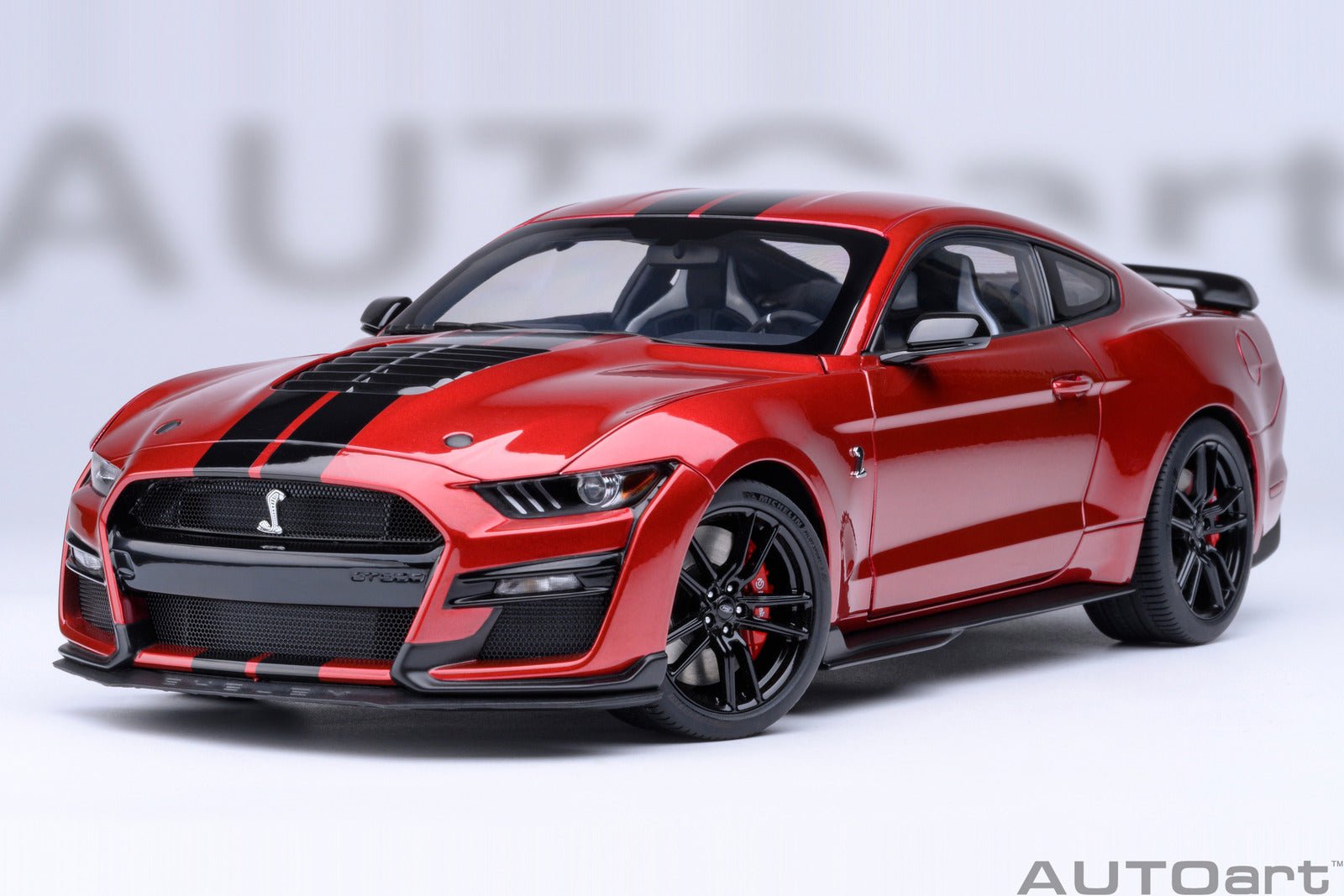 AutoArt Ford Mustang Shelby GT500 (Rapid Red) 1:18 Modell