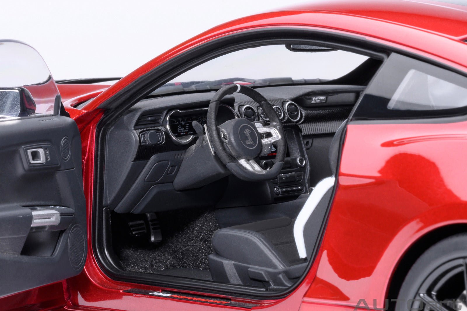 AutoArt Ford Mustang Shelby GT500 (Rapid Red) 1:18 Modell