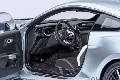 AutoArt Ford Shelby Mustang GT500 (Iconic Silver) 1:18 Modell